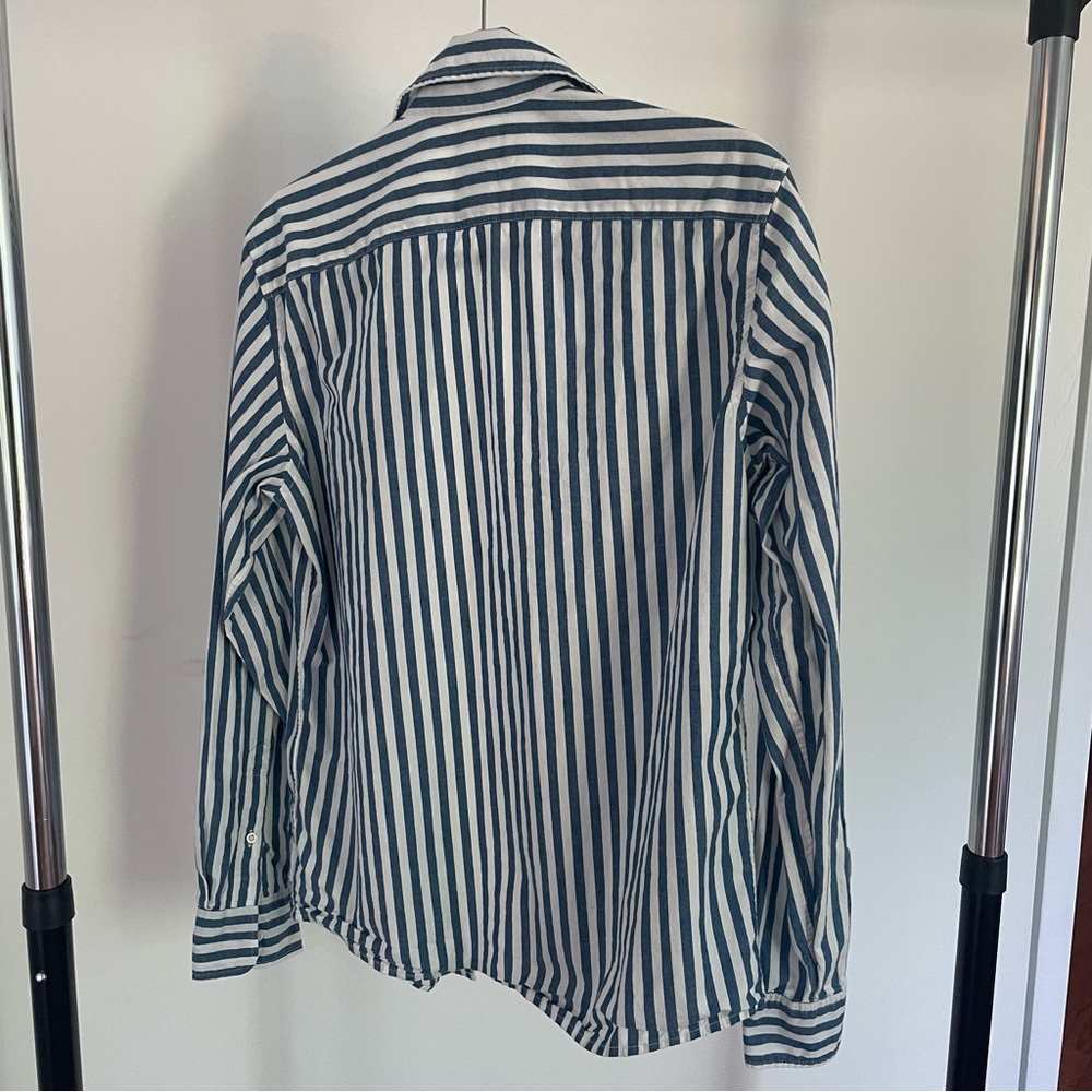 Gap striped button down - Picture 2 of 3